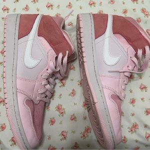 Jordan 1 Mid Digital Pink 9W